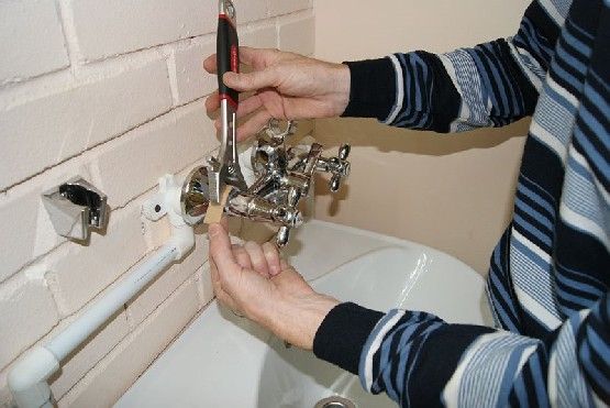 Как самостоятельно заменить сантехнику