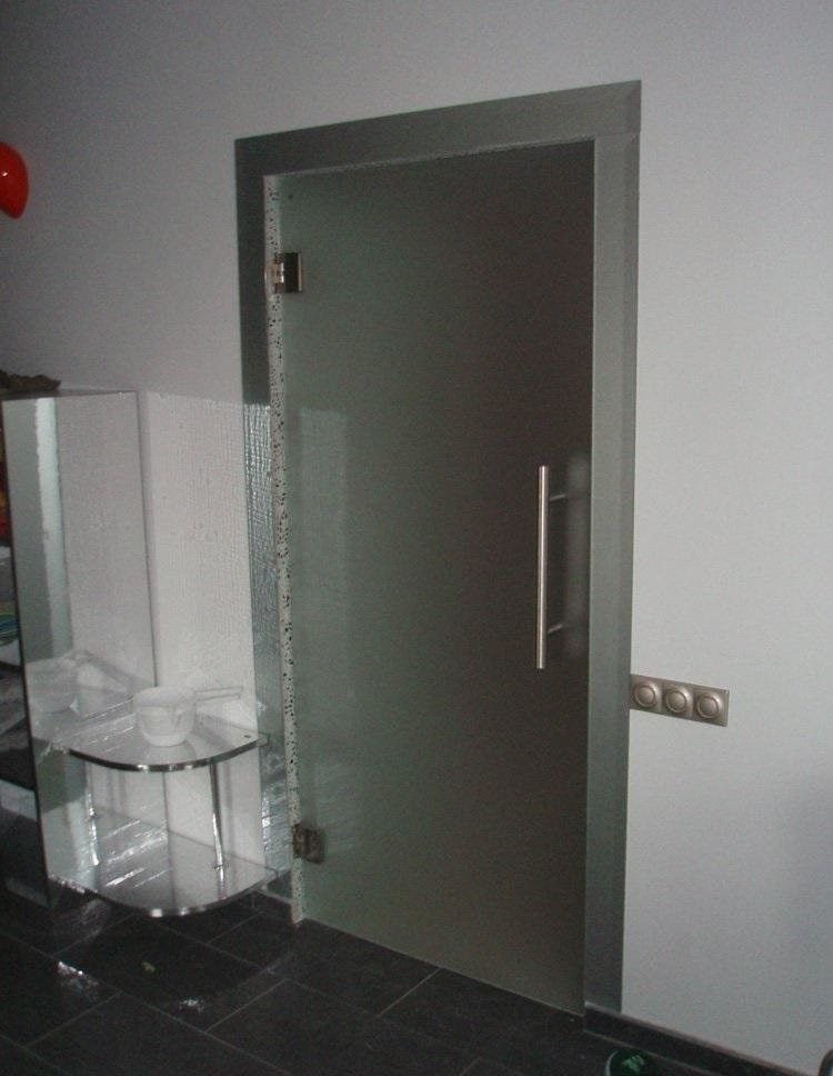 стеклянная дверь для ванной